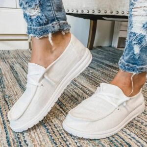 Comfortable and Stylish: Women's Breathable Canvas Casual Lace-Up Sneakers